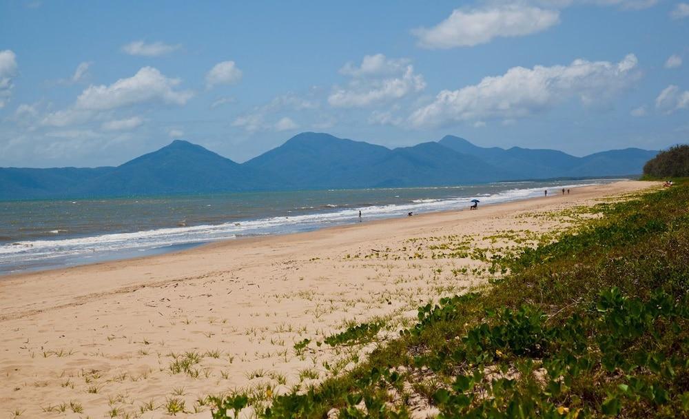 The York Beachfront Holiday Apartments Yorkeys Knob Eksteriør bilde