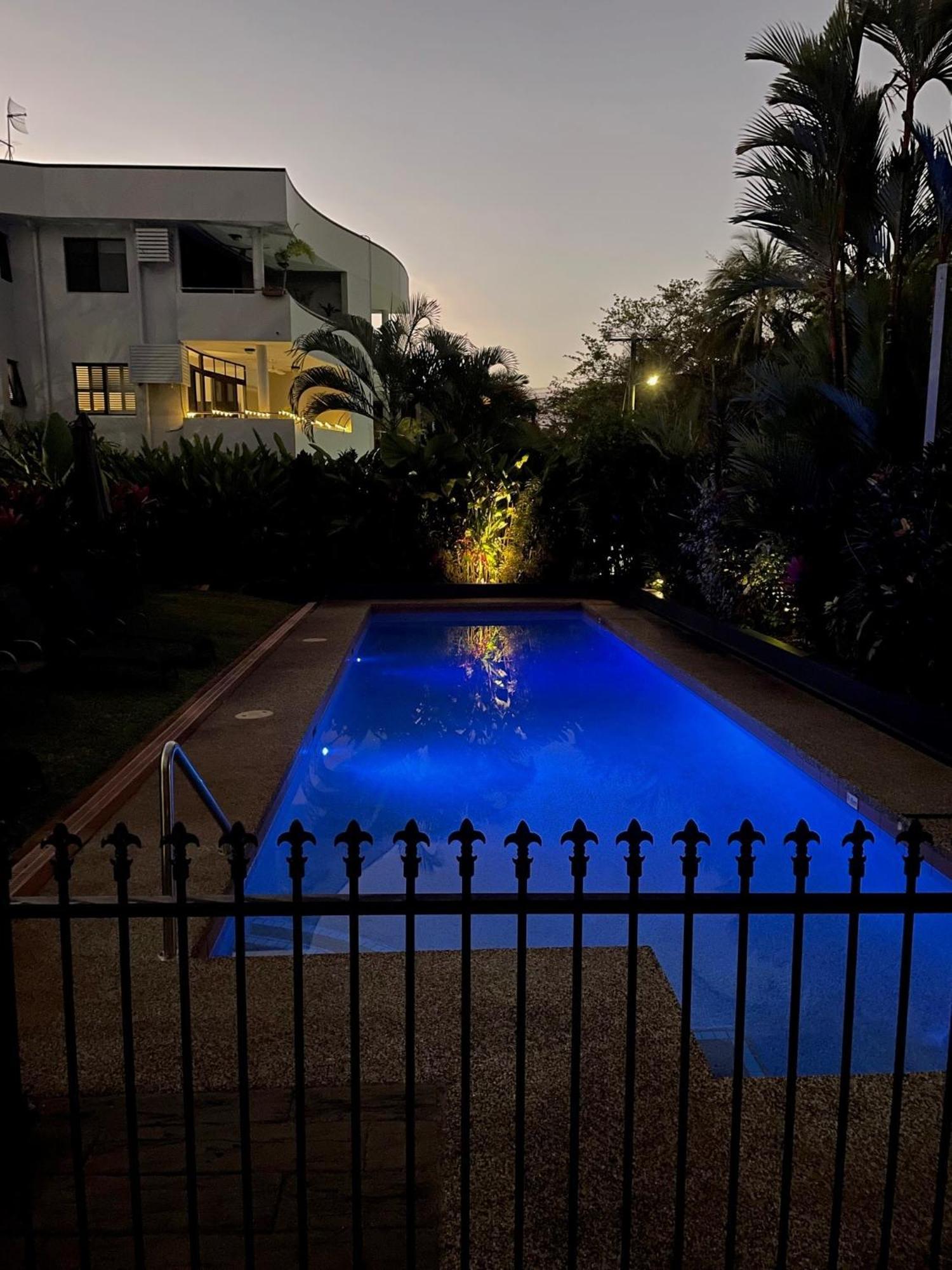 The York Beachfront Holiday Apartments Yorkeys Knob Eksteriør bilde