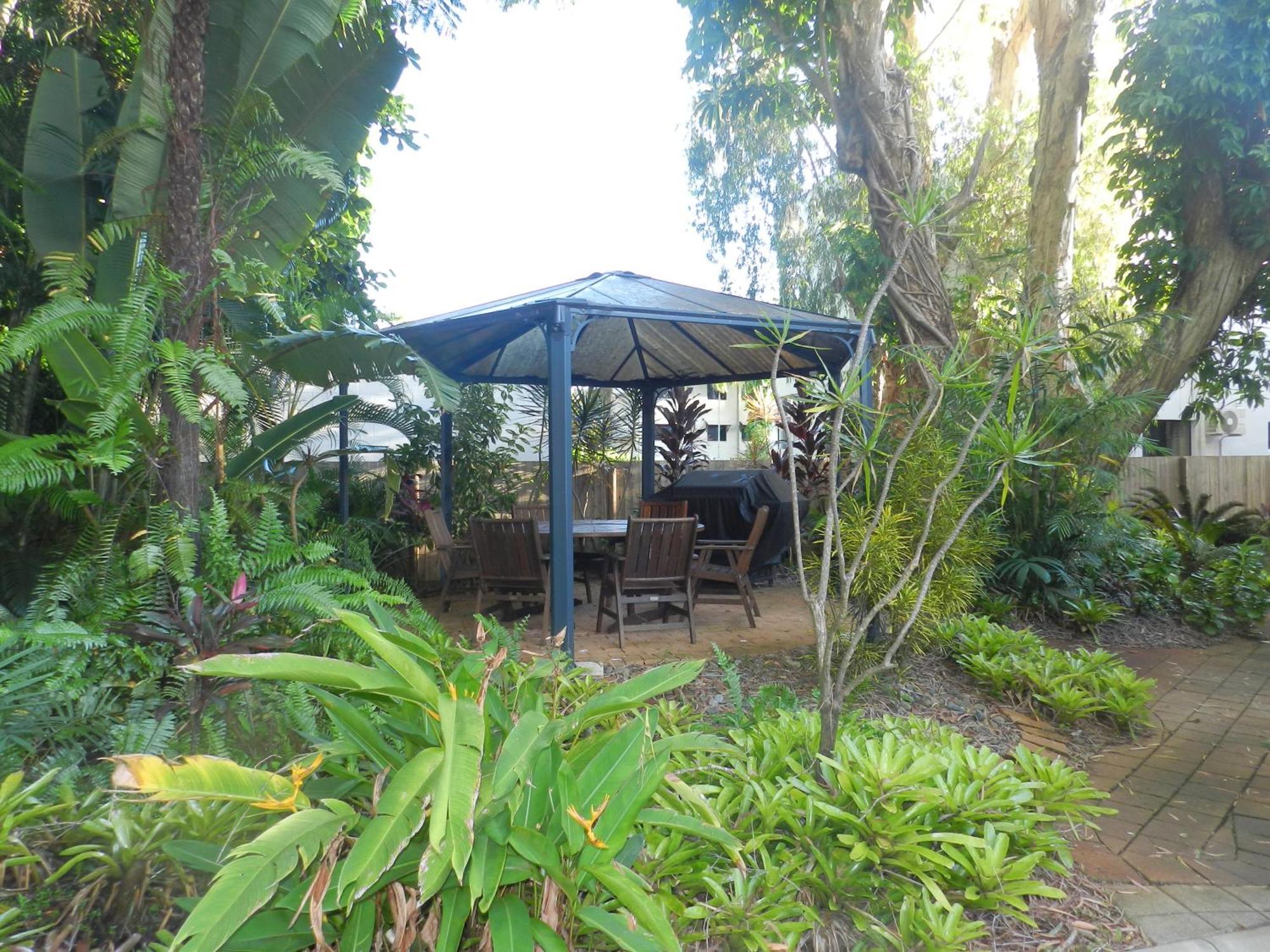 The York Beachfront Holiday Apartments Yorkeys Knob Eksteriør bilde