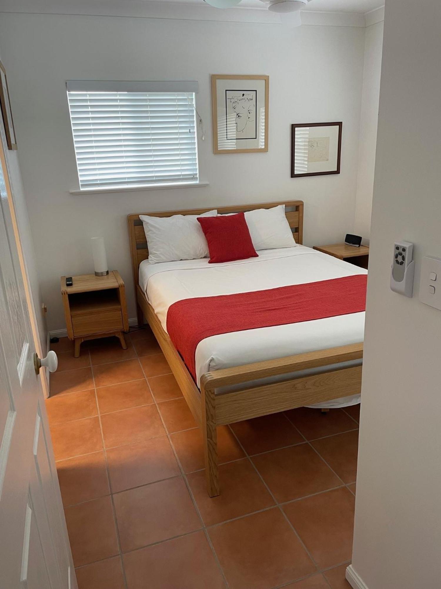 The York Beachfront Holiday Apartments Yorkeys Knob Eksteriør bilde